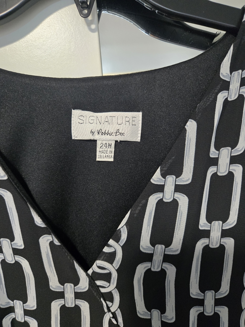 Black & White Chain-Print V-Neck Women's Dress - Picture 3 of 9